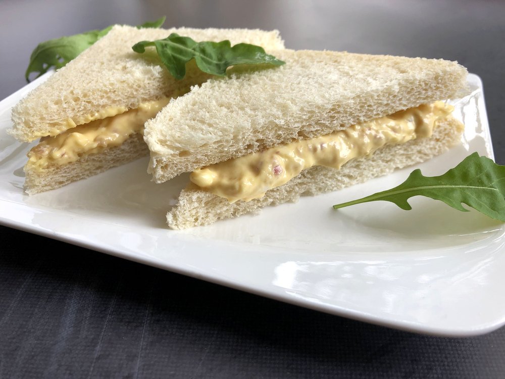 Tramezzini uova e asparagi